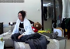Korean babe caught masturbating on hacked wecam