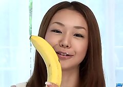 Serina Hayakawa glæder sig over sine varme læber
