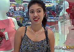 Озорные азиатские девушка получает волосатые пизды