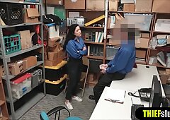 Female security officer gets fucked by her colleague