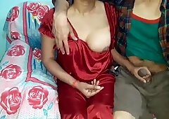 Chaud sexy nouveau bhabhi indien appréciant le sexe avec son ex copain